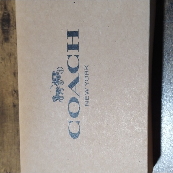 NWT 3 in 1 Keith Haring Barking Dog Wallet + Card Case + Bonus - Picture 4 of 7